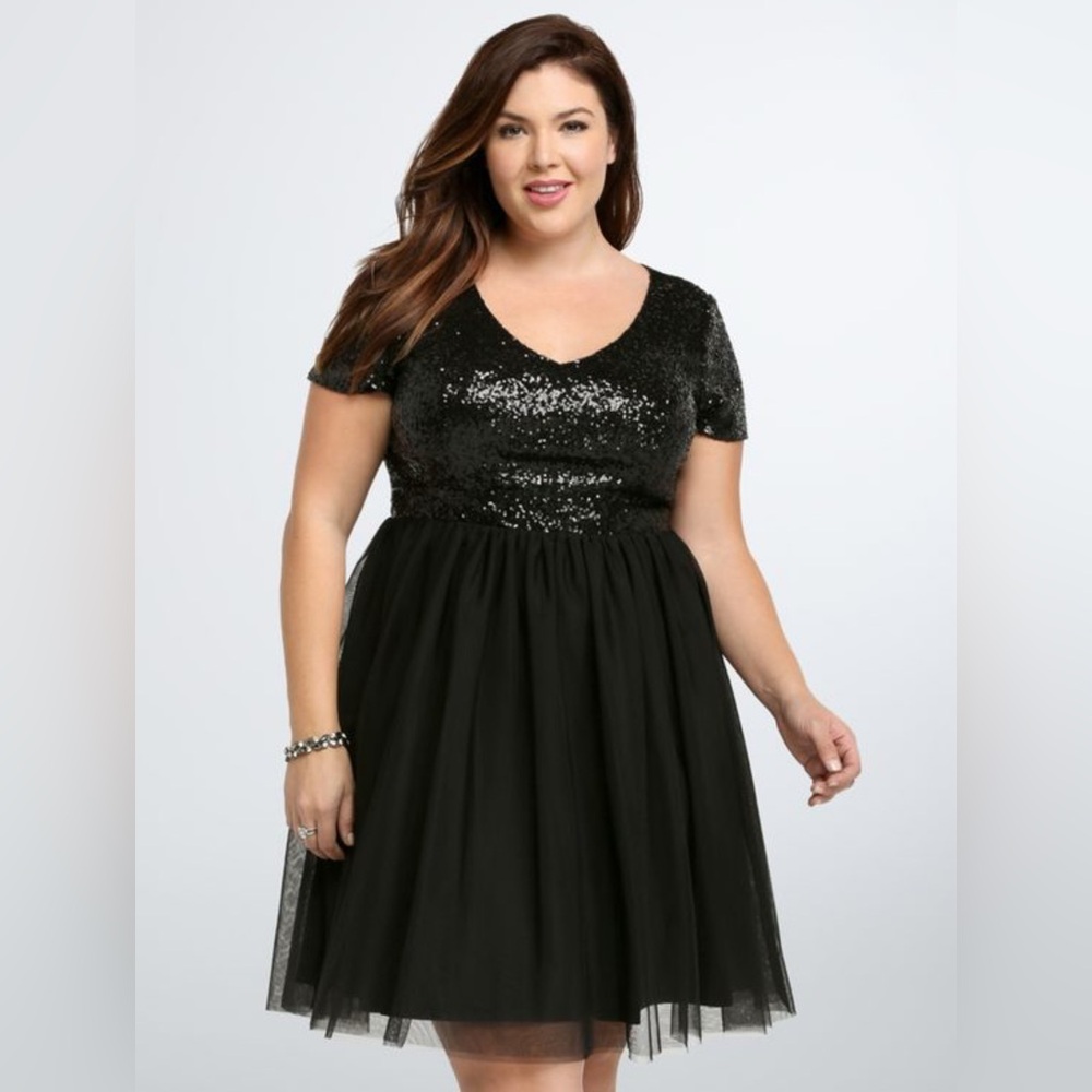 EUC Women's Plus Torrid Black Sequined Tulle Mini Party Dress-size 22